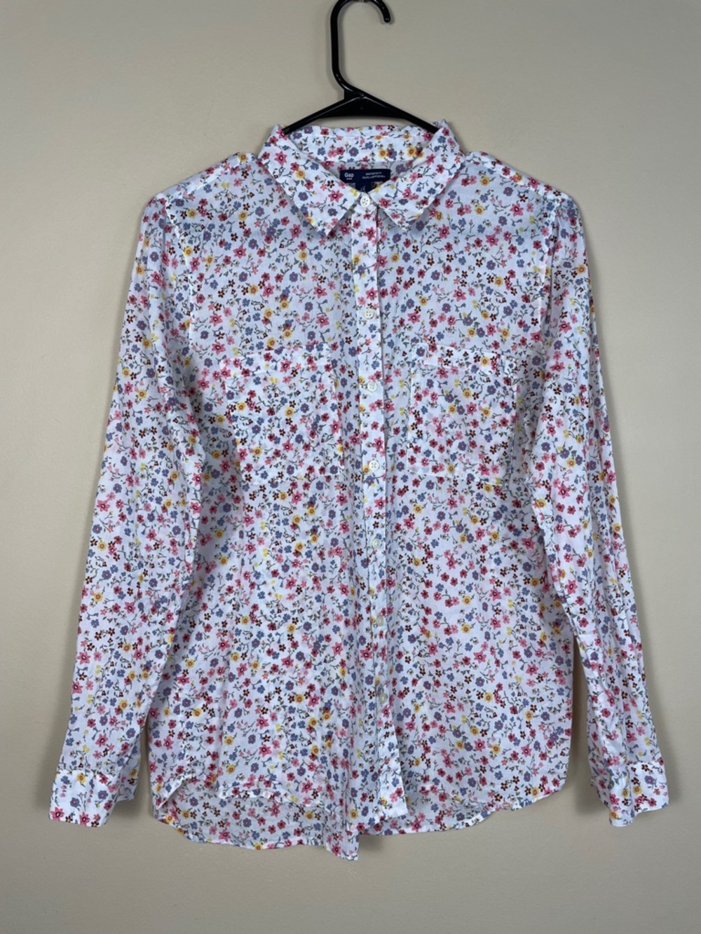 GAP Women’s Boyfriend Fit Floral Print Multicolor Long Sleeve Button-Up Shirt